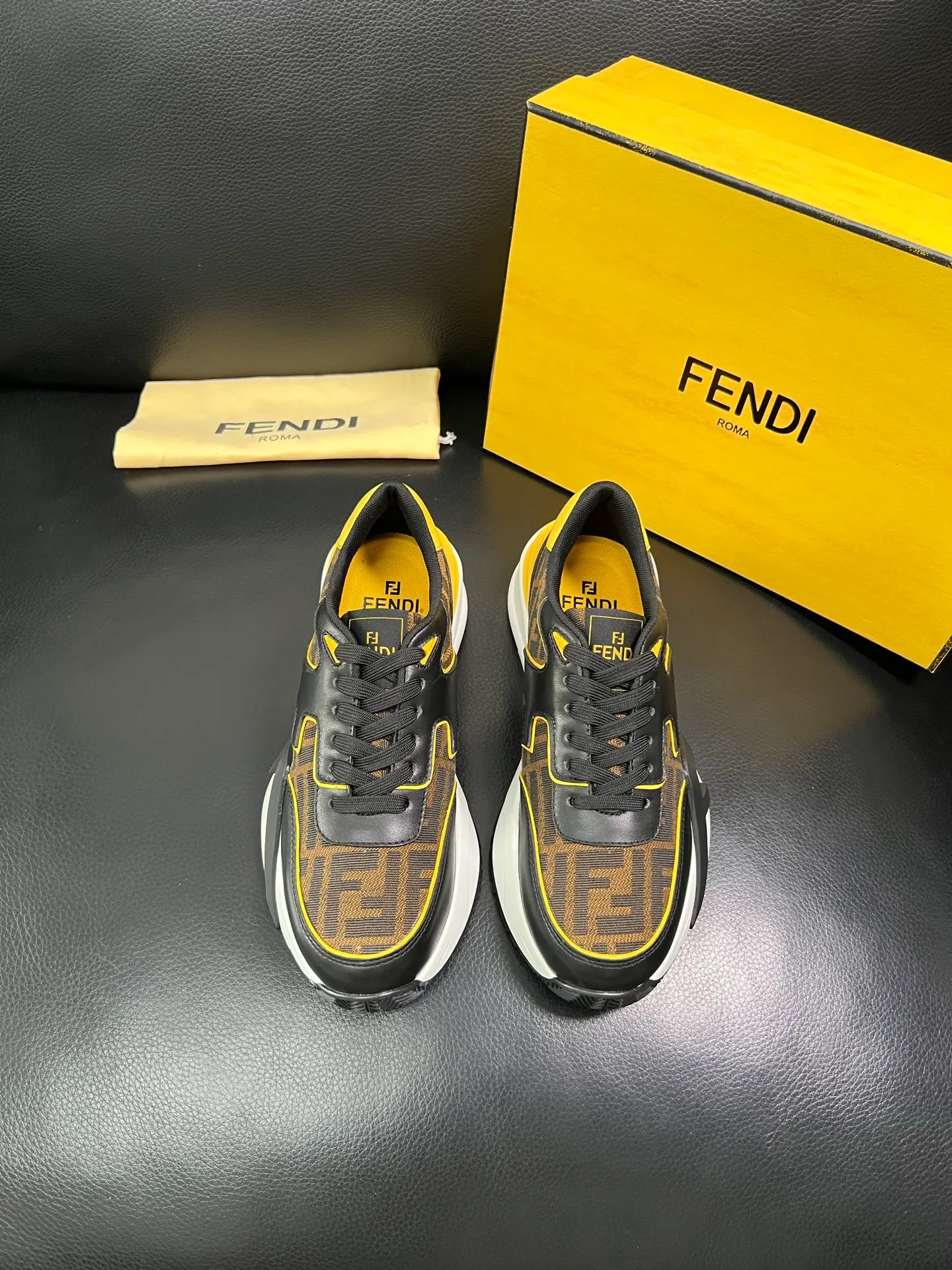 Men's shoes 💰840 FENDI top purchasing Fendi counters are equipped with the original factory, original fabrics imported from Italy, breathable and comfortable cowhide lining, soles: original soles specially provided by the original factory are super comfortable, original factory orders 🔍high quality, you can enter and exit the counter at will, welcome to compare, code number 39-44 (customized 38-45) 85856